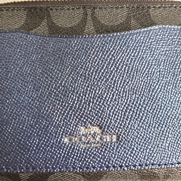 Coach Metallic Blue Colorblock Wristlet F22713 NWT - Picture 2 of 6